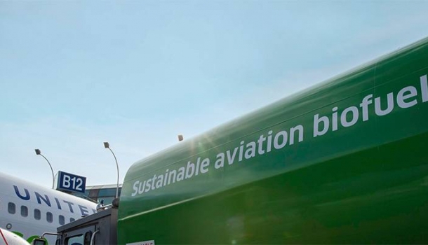 United Airlines investiert als erste US-Fluggesellschaft in eine Biokraftstoff-Raffinerie